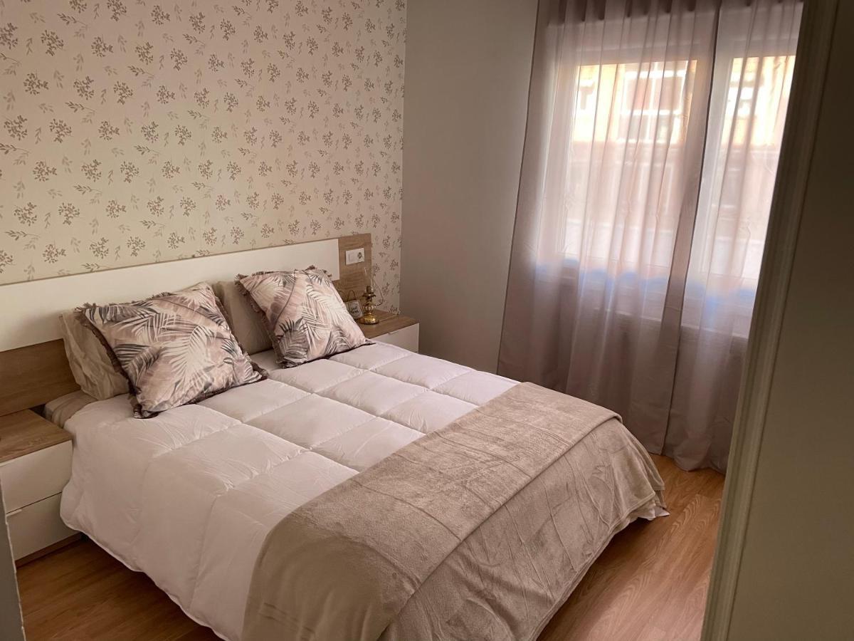 Apartamento Cuatro Estaciones Calahorra Bagian luar foto